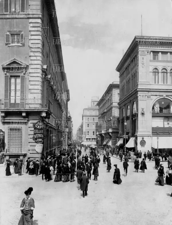 Via del Corso con Palazzo Bocconi, Roma, inizio '900