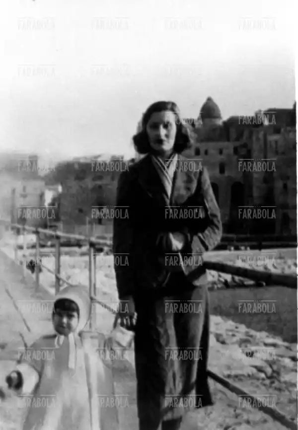 Sophia Loren bambina con la madre Romilda Villani, anni 30