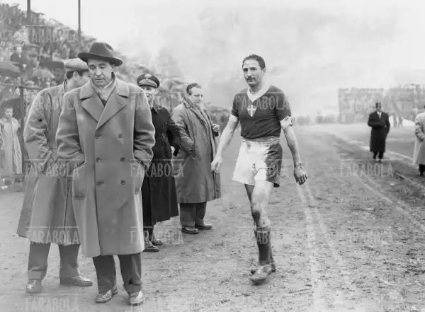 Silvio Piola con la maglia del Novara, anni 40