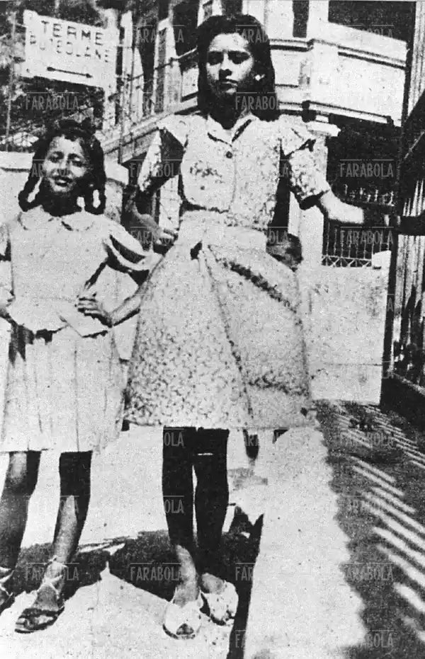 Sophia Loren bambina con la sorella Maria Scicolone, anni 40