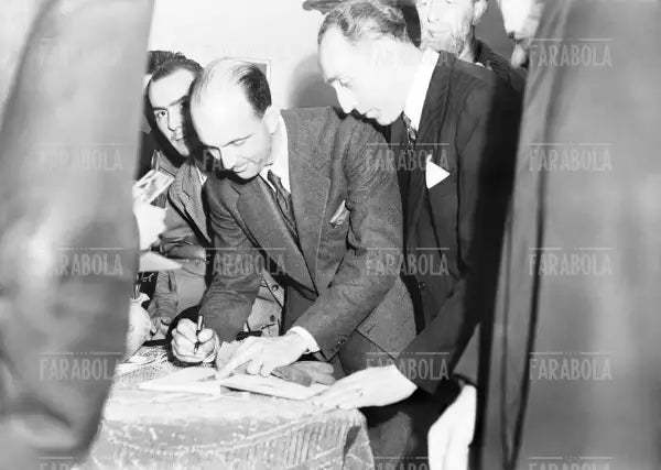 Umberto II di Savoia firma autografi, Milano, 1946