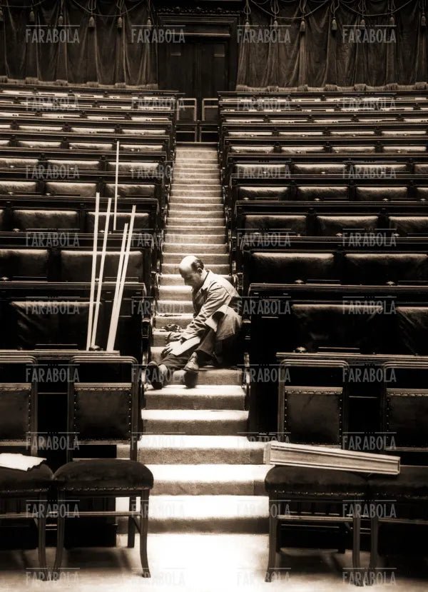 Preparativi a Montecitorio per la riunione del primo Parlamento, Roma, 1948