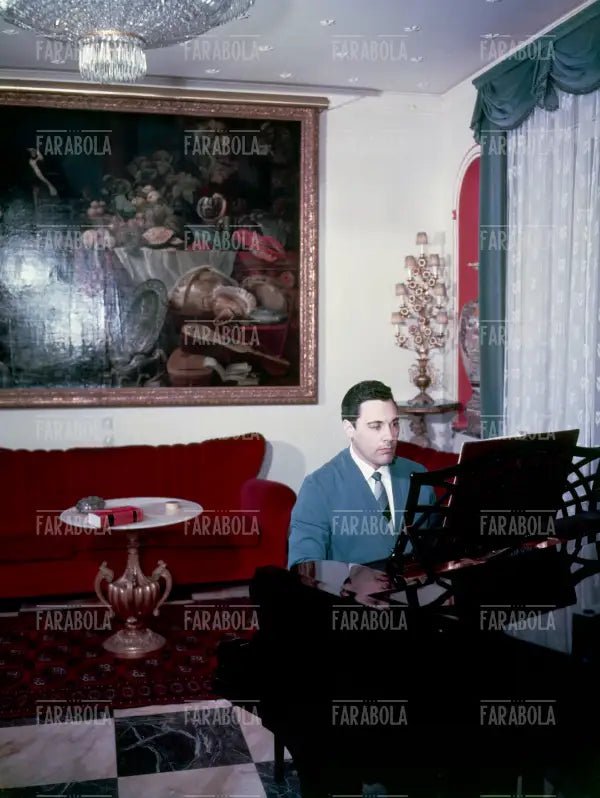 Mario Del Monaco al pianoforte, anni 50