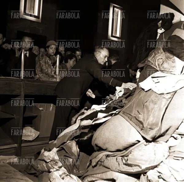 Raccolta di aiuti alla sede Rai, Alluvione del Polesine, Milano, 1951
