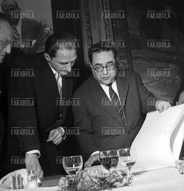 Silvio Piola e Ottorino Barassi, Medaglia d'oro al miglior atleta dell'anno, Milano, 1952