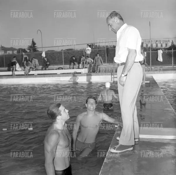 Carlo Pedersoli (Bud Spencer) e Alfonso Buonocore con l'allenatore Umberto Usmiani, Bergamo, 1952
