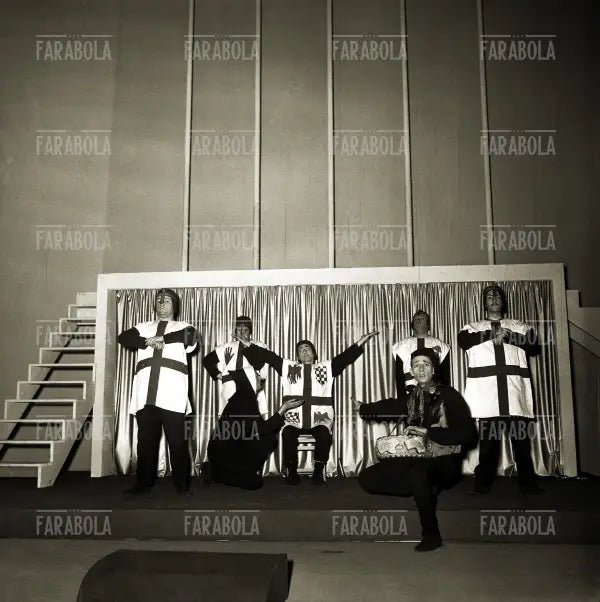Spettacolo Il dito nell'occhio della compagnia Fo-Durano-Parenti, Piccolo Teatro, Milano, 1953