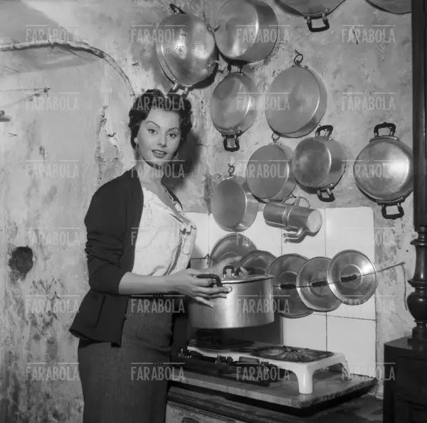 Sophia Loren sul set, Film L'oro di Napoli, Napoli, 1954