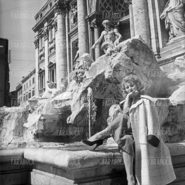 Sophia Loren alla Fontana di Trevi, Roma, 1954