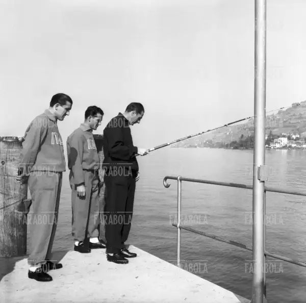 Silvio Piola, Rino Ferrario e Giovanni Giacomazzi pescano, Ritiro della Nazionale ai Mondiali di calcio, Vevey, 1954