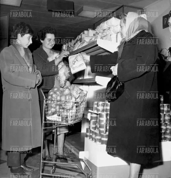 Il primo supermercato inaugurato a Roma, 1957