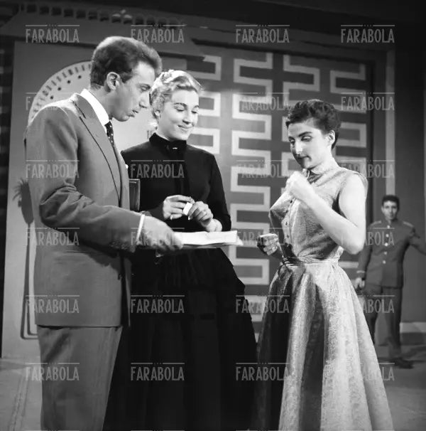 Mike Bongiorno, Edy Campagnoli e Maria Welda Ponti, Lascia o Raddoppia, 1957
