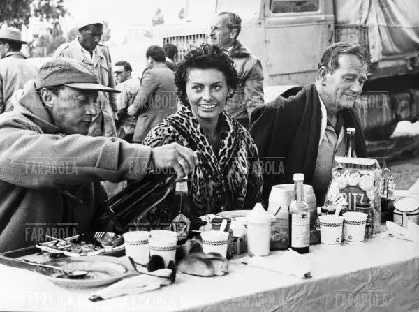 Sophia Loren e John Wayne sul set, Film Timbuctù, 1957