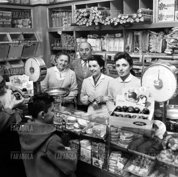 Negozio di alimentari, Milano, 1958