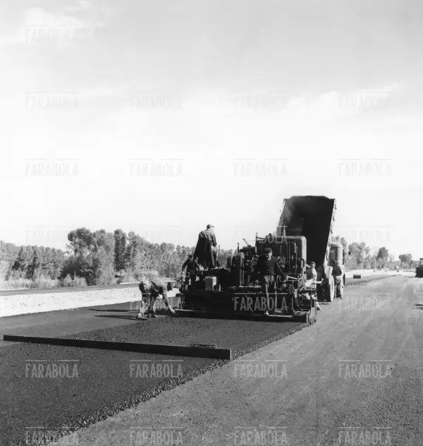 Costruzione dell'Autostrada del Sole, Tratto Milano-Piacenza, 1958