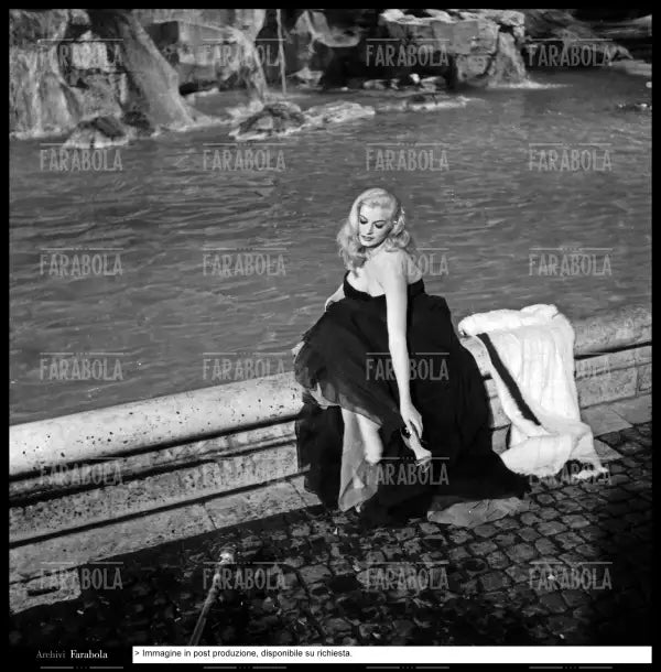 Anita Ekberg sul set del film La Dolce Vita, 1959