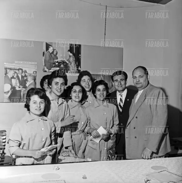 Dipendenti al punto di ristoro della Rinascente, Milano, 1959