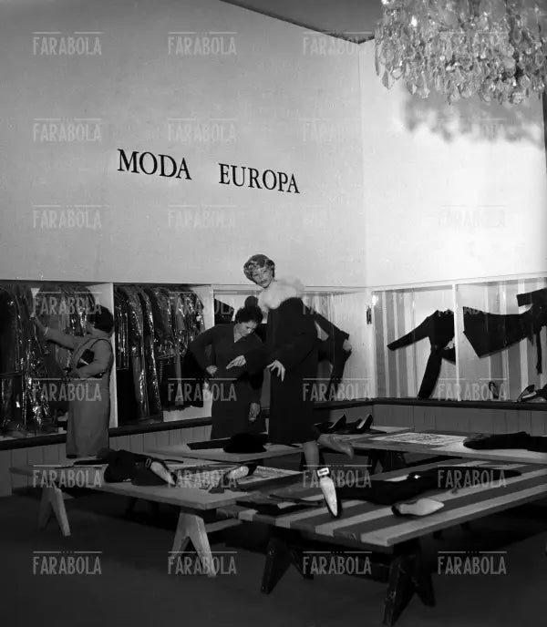 Reparto donna della Rinascente, Milano, 1959