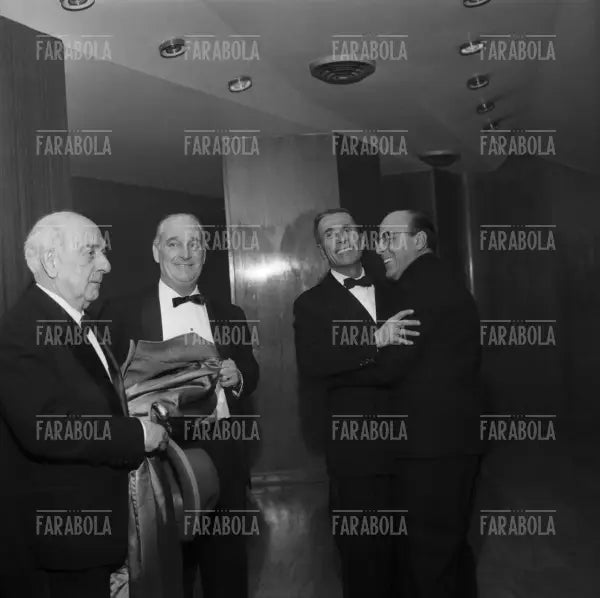 Maner Lualdi, Dino Buzzati e Silverio Blasi, prima di Un verme al ministero, Milano, 1960