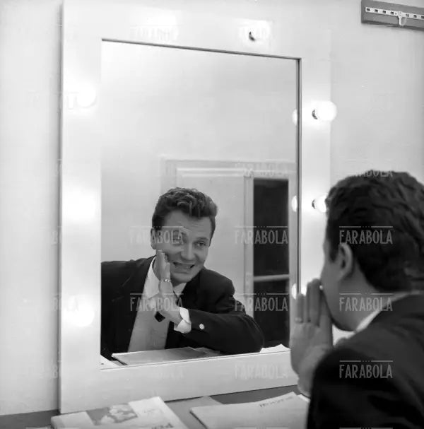 Alighiero Noschese, Piccolo Teatro Nuovo, Milano, 1960