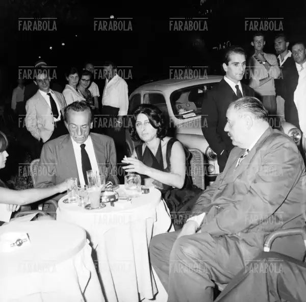 Eduardo De Filippo e Anna Magnani in via Veneto, Roma, 1960