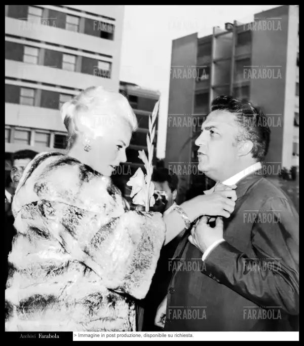 Anita Ekberg e Federico Fellini sul set del film Boccaccio '70, 1961