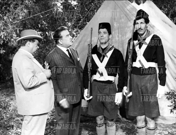 Aldo Fabrizi, Luigi Pavese, Franco Franchi e Ciccio Ingrassia, Film Gerarchi si muore, 1961