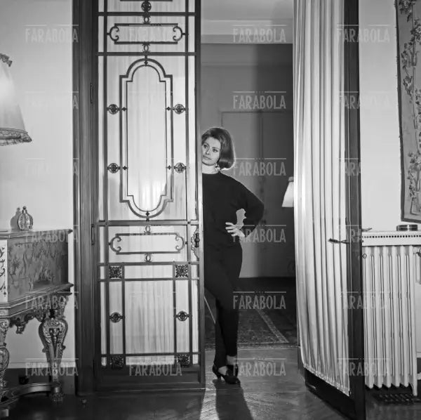 Sophia Loren a casa, Parigi, 1962