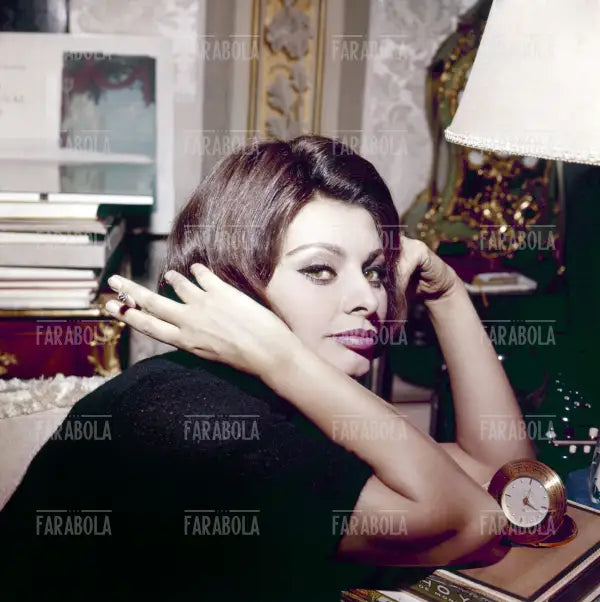 Sophia Loren a casa, Annuncio del Premio Oscar per La ciociara, Roma, 1962