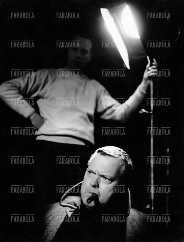 Orson Welles alle prove di trucco per il film La Bibbia, Roma, 1962