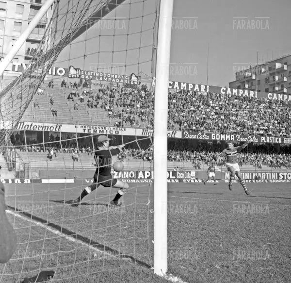 Parata di Dino Zoff su Sormani, Sampdoria-Mantova, Genova, 1964