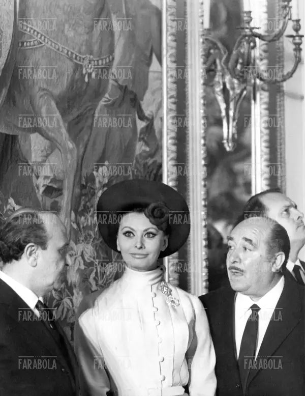 Sophia Loren, Salvo Randone e Saro Urzì, Premio David di Donatello al Quirinale, Roma, 1965