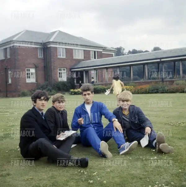 Gianni Rivera firma autografi, Mondiali di calcio in Inghilterra, Durham, 1966