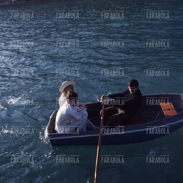 Mick Jagger e Marianne Faithfull in barca, Festival di Sanremo, 1967