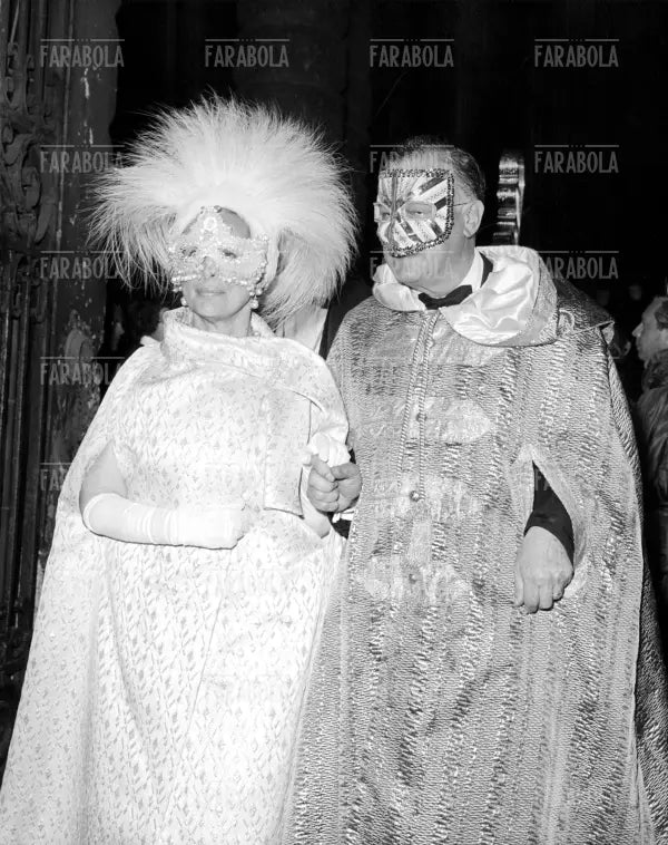 Ballo in maschera a Ca' Rezzonico per gli artigiani alluvionati, Venezia, 1967