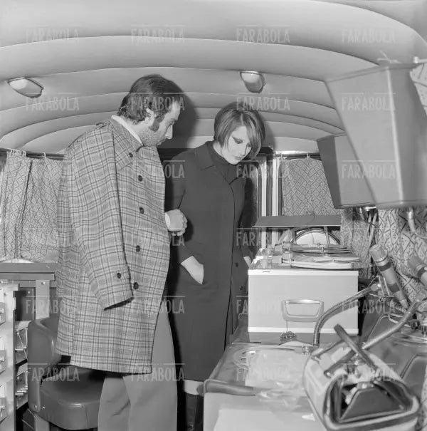 Mina e Augusto Martelli alle prove del recital per i dieci anni di carriera, Bussola, Viareggio, 1968