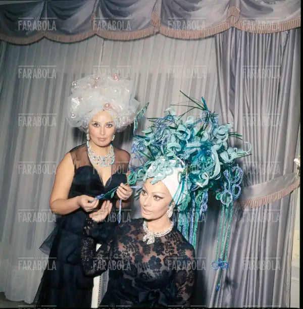 Sophia Loren e la sorella Maria Scicolone, Ballo al Casinò di Montecarlo, 1969