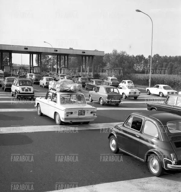 Traffico sull'Autostrada del Sole, Rientro dalle vacanze, 1969