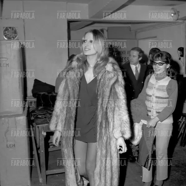 Mina prima di un recital, Torino, 1970