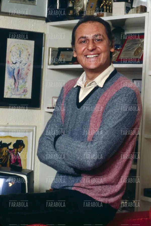 Renzo Arbore a casa, anni 70