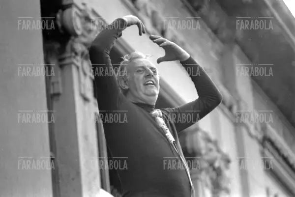 Dario Fo sul palco, Mistero buffo alla Palazzina Liberty, Milano, 1974