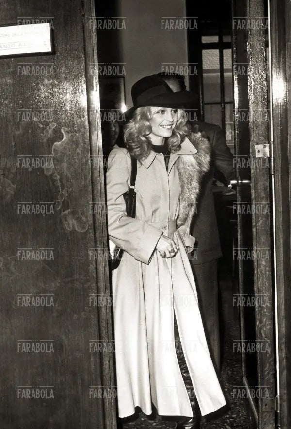 Patty Pravo interrogata per lo scandalo delle cartoline di Canzonissima, Milano, 1974