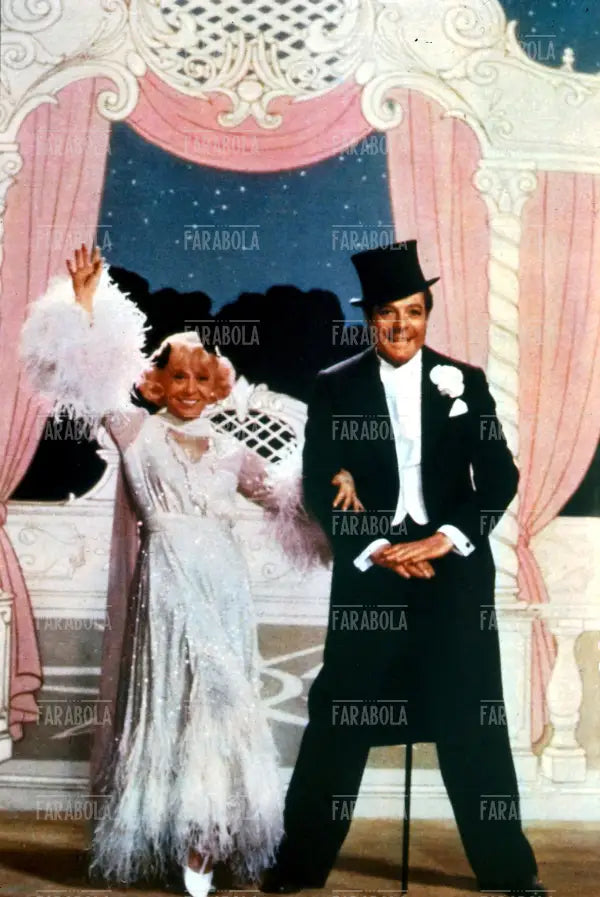 Giulietta Masina e Marcello Mastroianni in una scena del film Ginger e Fred, 1985