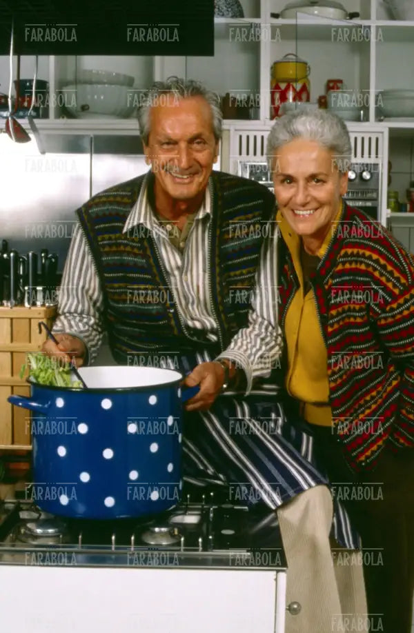 Ottavio e Rosita Missoni nella cucina di casa, Sumirago, anni 90