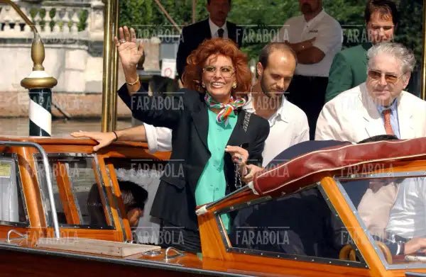 Sophia Loren e il figlio Edoardo Ponti all'Hotel Excelsior, Mostra del cinema di Venezia, Venezia, 2002