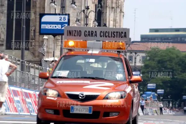 Auto di inizio gara, cronometro all'Idroscalo, Giro d'Italia, Milano, 2003
