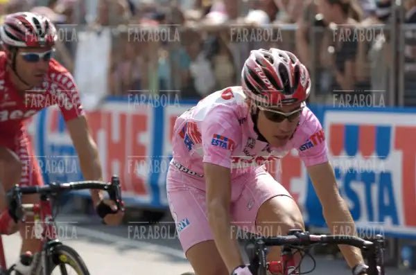 Damiano Cunego in maglia rosa, arrivo del Giro d'Italia, Milano, 2004