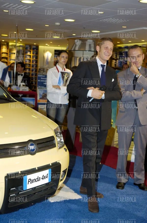 Lapo Elkann presenta la nuova Panda 4x4 allo Spazio Fiat della Rinascente, Milano, 2004