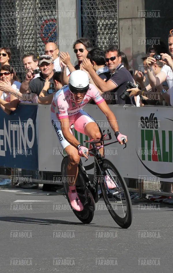 Alberto Contador alla cronometro, Giro d'Italia, Milano, 2011