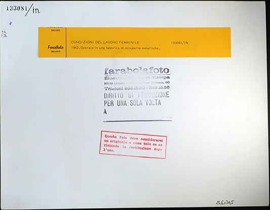 Operaie in una fabbrica 1962 Ft 761 - Stampa 30x24 cm - Farabola Stampa ai sali d'argento